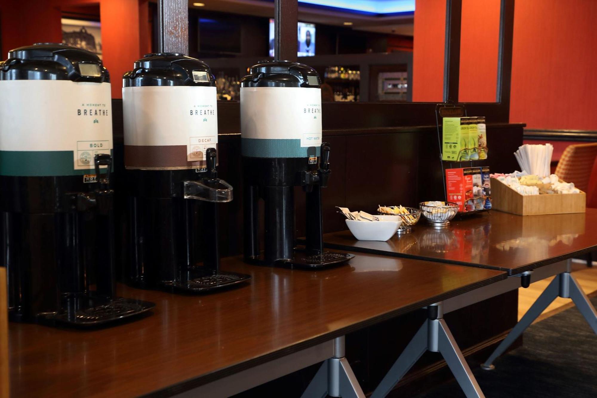 Four Points By Sheraton Wakefield Boston Hotel & Conference Center Exteriör bild