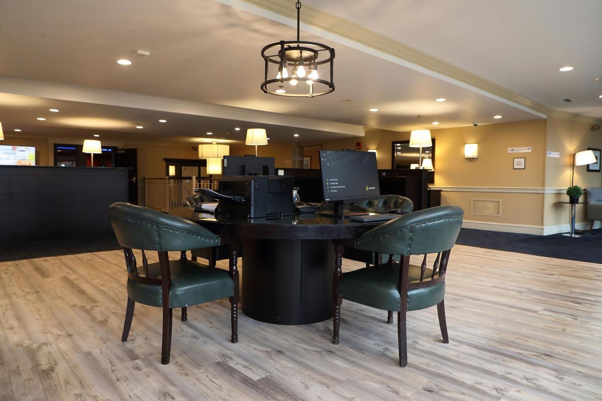 Four Points By Sheraton Wakefield Boston Hotel & Conference Center Exteriör bild