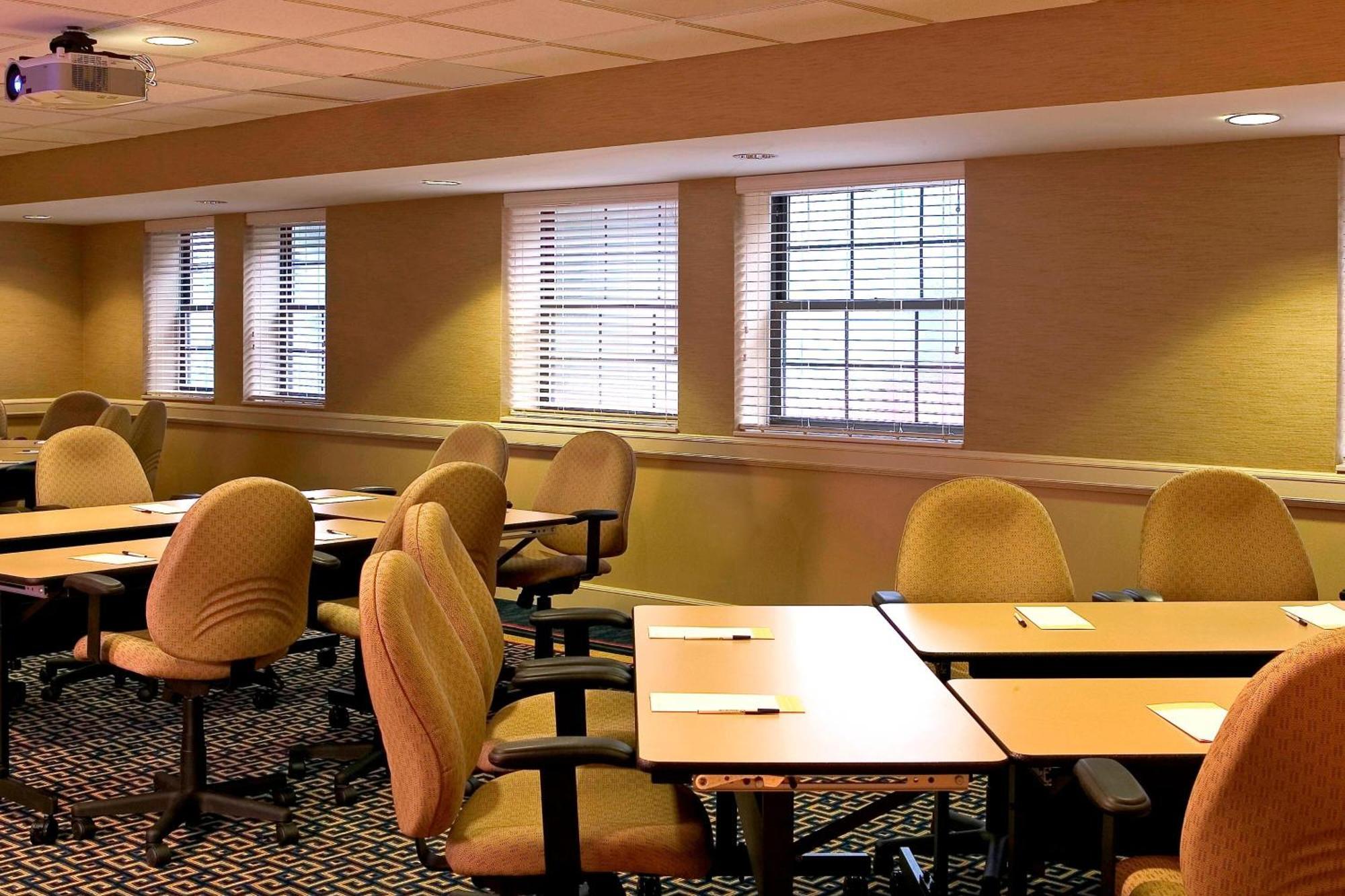 Four Points By Sheraton Wakefield Boston Hotel & Conference Center Exteriör bild